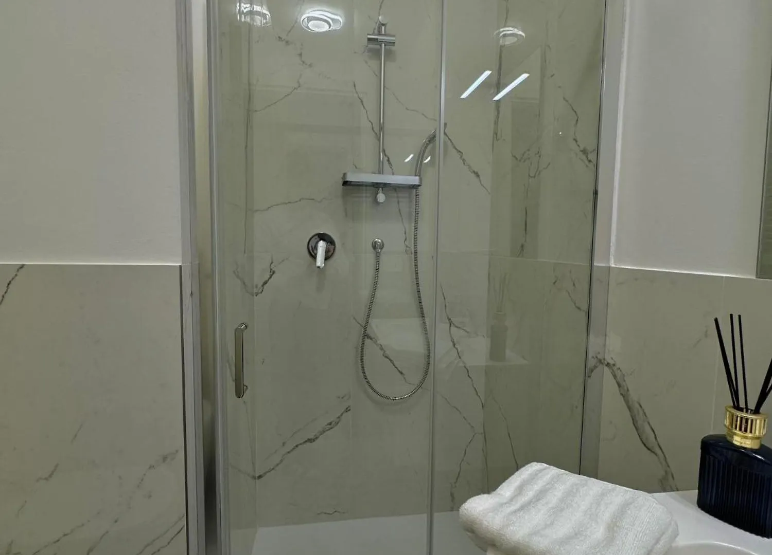 Sanla Home 산레자로디사베나 B&B